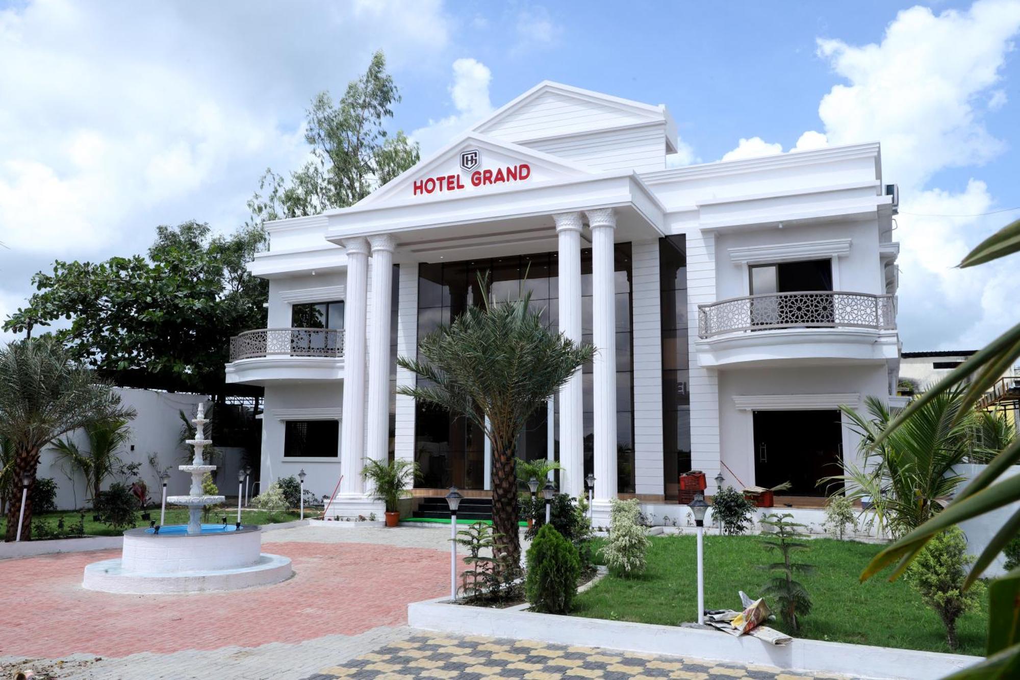 Hotel Grand Khuldabad Экстерьер фото