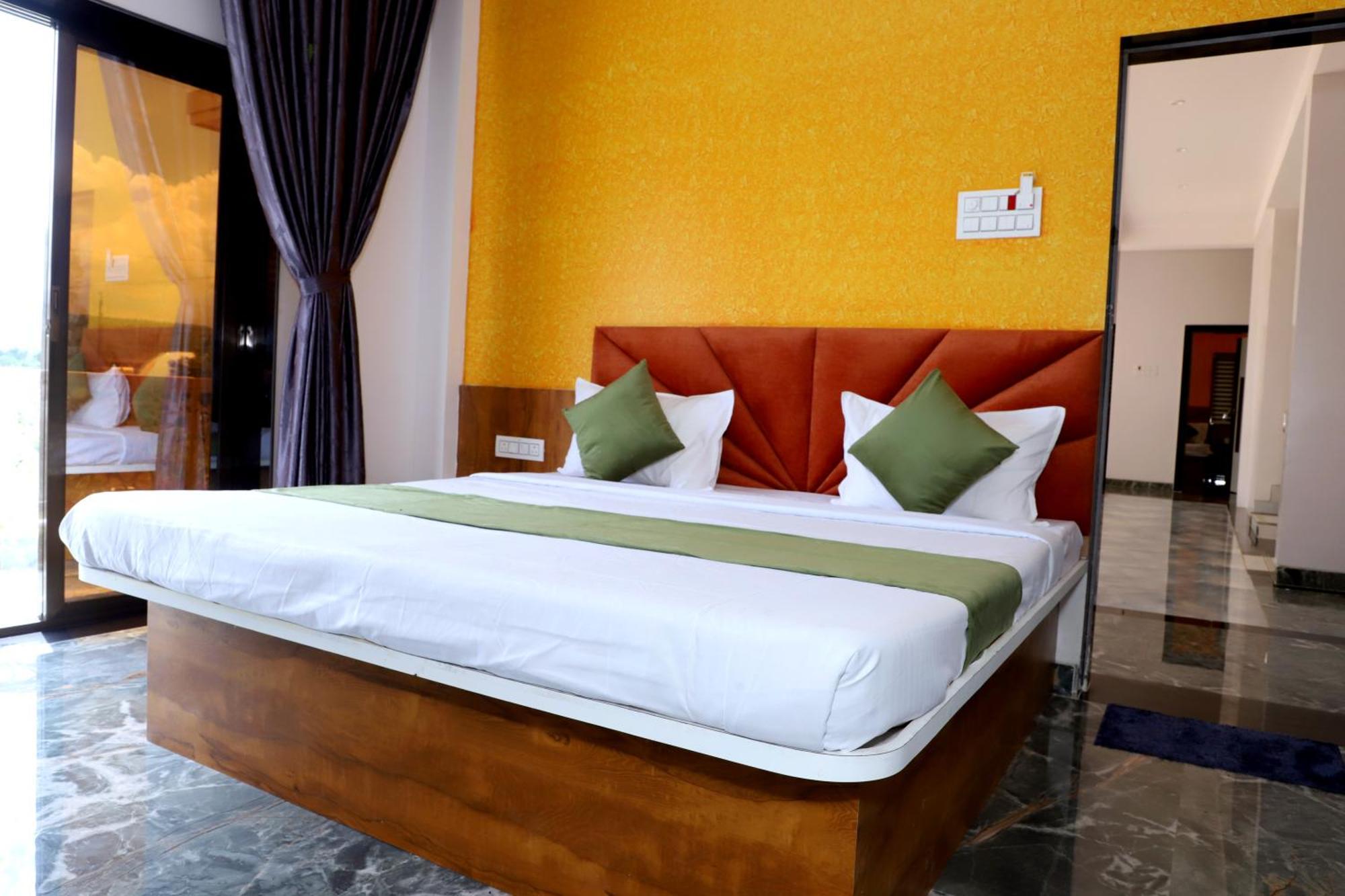 Hotel Grand Khuldabad Экстерьер фото